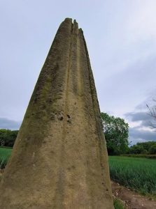 The Devil’s Arrows and the Forgotten Giants of Prehistoric Britain 49 The Devil’s Arrows close up