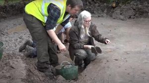 The Cochno Stone and Its Mysterious 5,000 Year Old Symbols 71 The Cochno Stone rediscovery